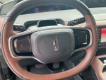 2025 Navigator L Thumbnail 14