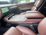 2025 Navigator L Thumbnail 21