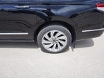2023 Navigator L Thumbnail 2