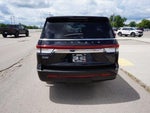 2023 Navigator L Thumbnail 4