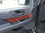 2023 Navigator L Thumbnail 11