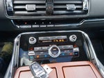 2023 Navigator L Thumbnail 13