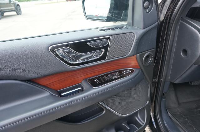 2023 Lincoln Navigator - $55,999