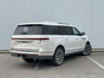 2023 Navigator L Thumbnail 5