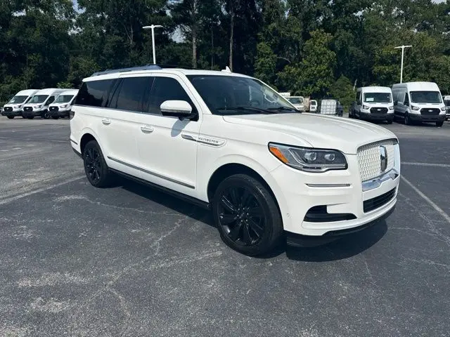 2023 Lincoln Navigator