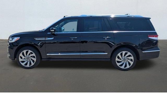 2023 Lincoln Navigator L Reserve