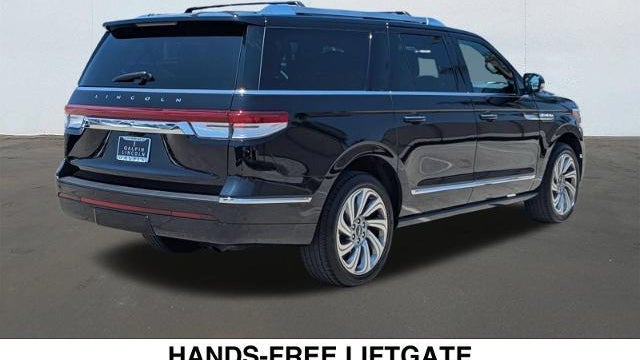 2023 Lincoln Navigator L Reserve