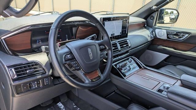 2023 Lincoln Navigator L Reserve