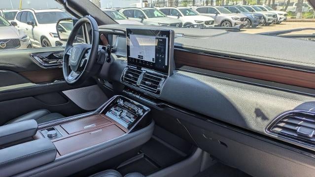 2023 Lincoln Navigator L Reserve
