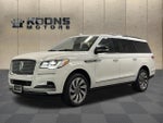 2023 Navigator L Thumbnail 1
