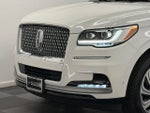 2023 Navigator L Thumbnail 2