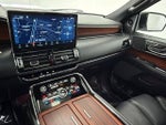 2023 Navigator L Thumbnail 27