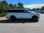 2024 Navigator L Thumbnail 3