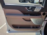 2024 Navigator L Thumbnail 14