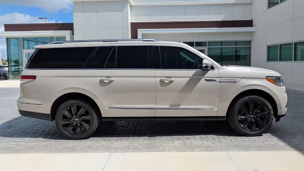 2024 Lincoln Navigator L Reserve