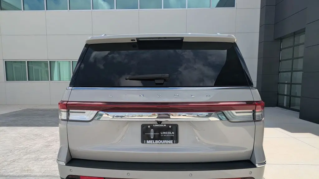 2024 Lincoln Navigator L Reserve