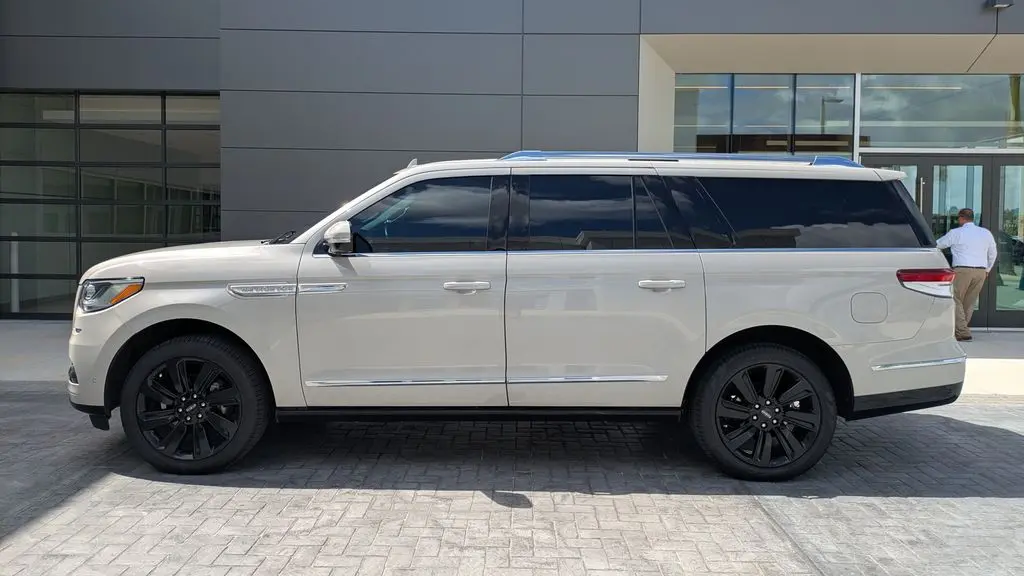 2024 Lincoln Navigator L Reserve
