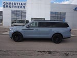 2025 Navigator L Thumbnail 1