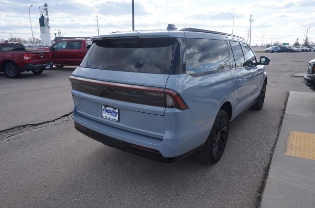 2025 Lincoln Navigator - $89,999