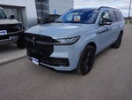 2025 Navigator L Thumbnail 9