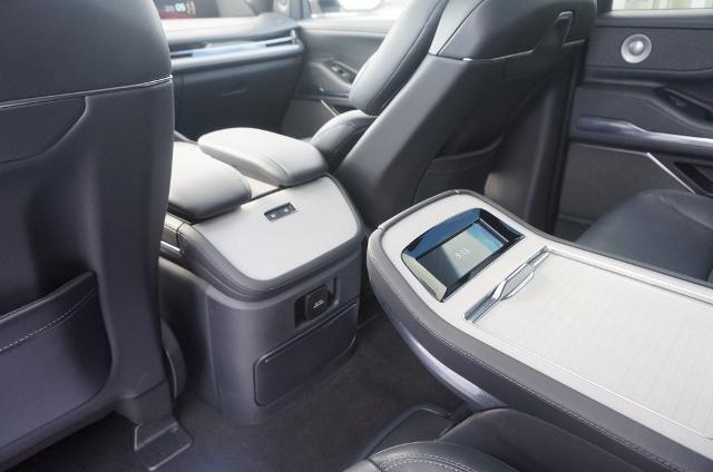 2025 Lincoln Navigator - $89,999