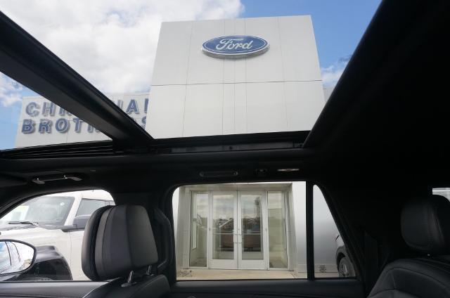 2025 Lincoln Navigator - $89,999