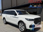 2025 Navigator L Thumbnail 1