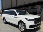 2025 Navigator L Thumbnail 2