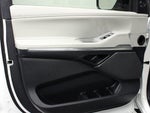 2025 Navigator L Thumbnail 10