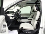 2025 Navigator L Thumbnail 11