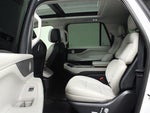 2025 Navigator L Thumbnail 12