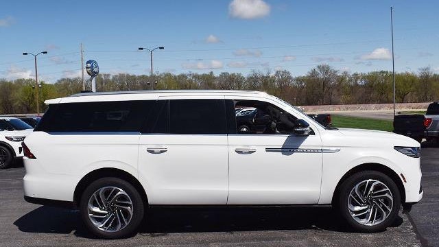 2025 Lincoln Navigator L Reserve