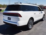 2025 Navigator L Thumbnail 15
