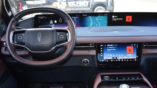 2025 Lincoln Navigator L Reserve