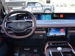 2025 Navigator L Thumbnail 17