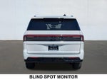 2026 Navigator L Thumbnail 4