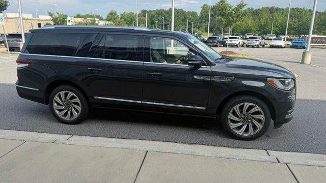 2023 Lincoln Navigator L Reserve