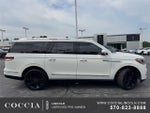 2023 Navigator L Thumbnail 8