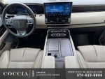 2023 Navigator L Thumbnail 13