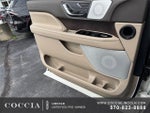 2023 Navigator L Thumbnail 27