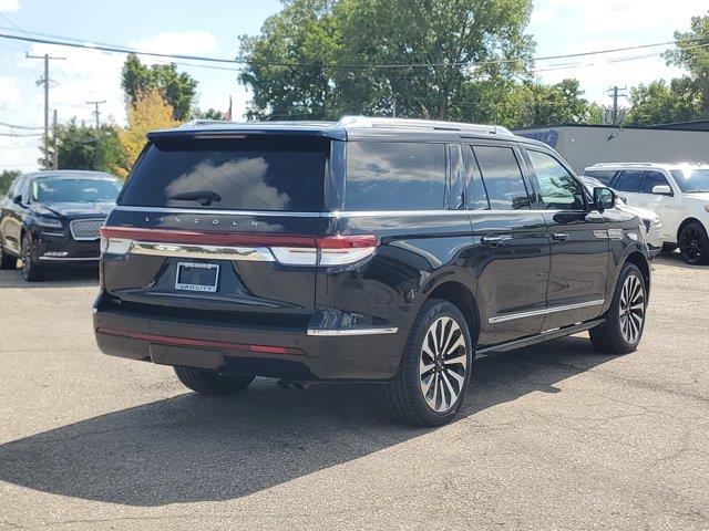 2023 Lincoln Navigator - $61,995