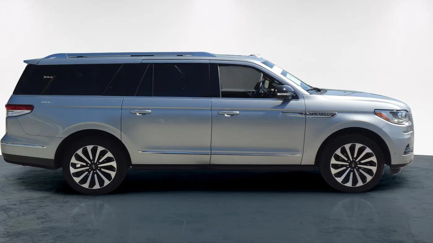 2023 Lincoln Navigator L Reserve