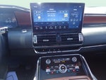 2023 Navigator L Thumbnail 32