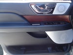 2023 Navigator L Thumbnail 34