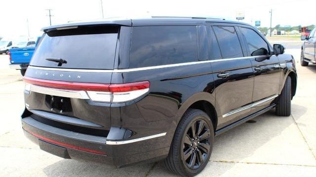 2023 Lincoln Navigator L Reserve