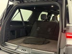 2023 Navigator L Thumbnail 10