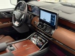 2023 Navigator L Thumbnail 13