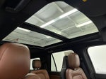 2023 Navigator L Thumbnail 16