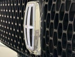 2023 Navigator L Thumbnail 17
