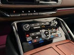 2023 Navigator L Thumbnail 32